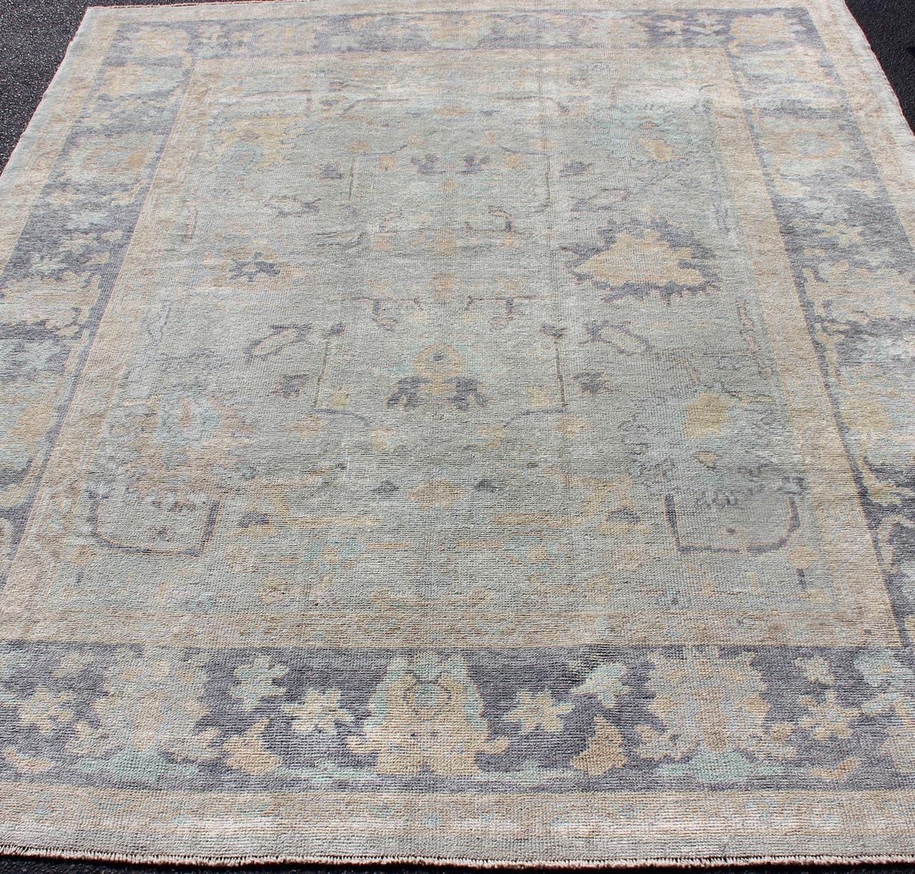 Turkish Oushak Rug With Fine Handspun Wool in All Over Design Turkish Oushak Rug with Neutral Color Palette and All - Over Flower Design Keivan Woven Arts - Fine Turkish Oushak rug with gray blue border and neutral color palette and all - over flower desi... - Keivan Woven ArtsEN - 179691 - 12423Rug