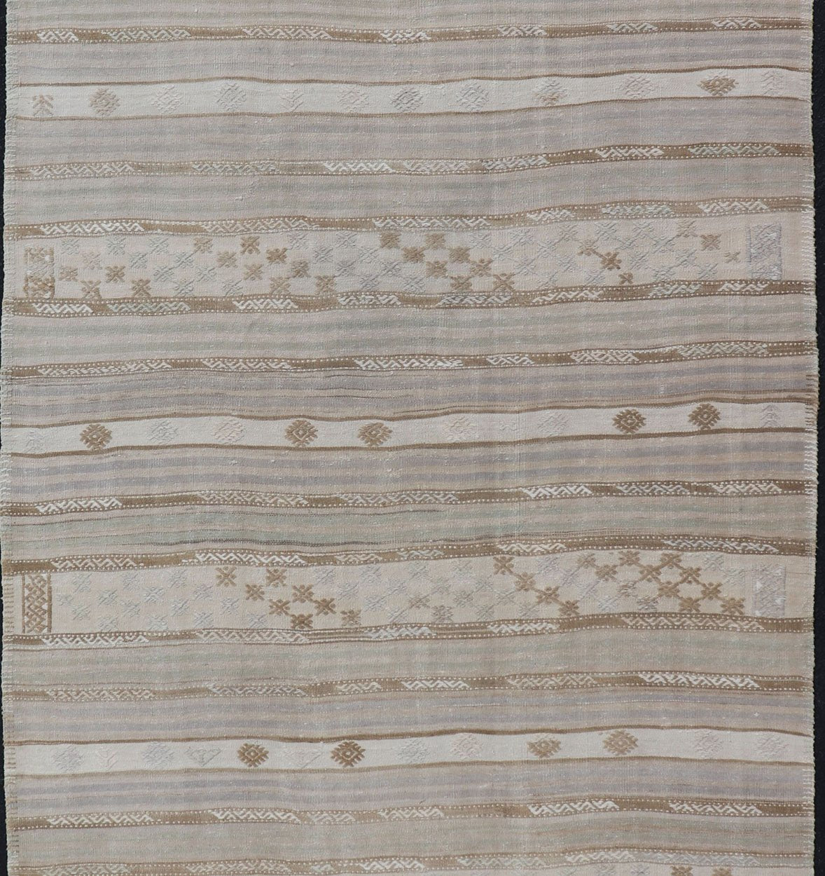 Turkish Flat - Weave Kilim in Muted Colors and Tribal Motifs. Turkish Kilim vintage carpet in light taupe, pale lavender, light brown, light gray and Cream, rug EN - 179780, country of origin / type: Turkey / Kilim , circa 1950 This Kilim rug... - Keivan Woven ArtsEN - 179780 - 14496Rug