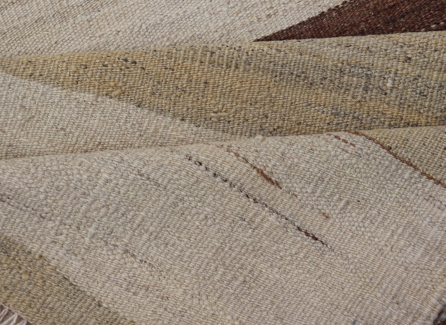 Minimalist design with traces of stripes Kilim runner in cream, light brown and taupe, Keivan Woven Arts / rug EN - 179919, country of origin / type: Turkey / Kilim, circa 1950 This flat - woven Kilim runner from Turkey features an understated compo... - Keivan Woven ArtsEN - 179919 - 17796Rug