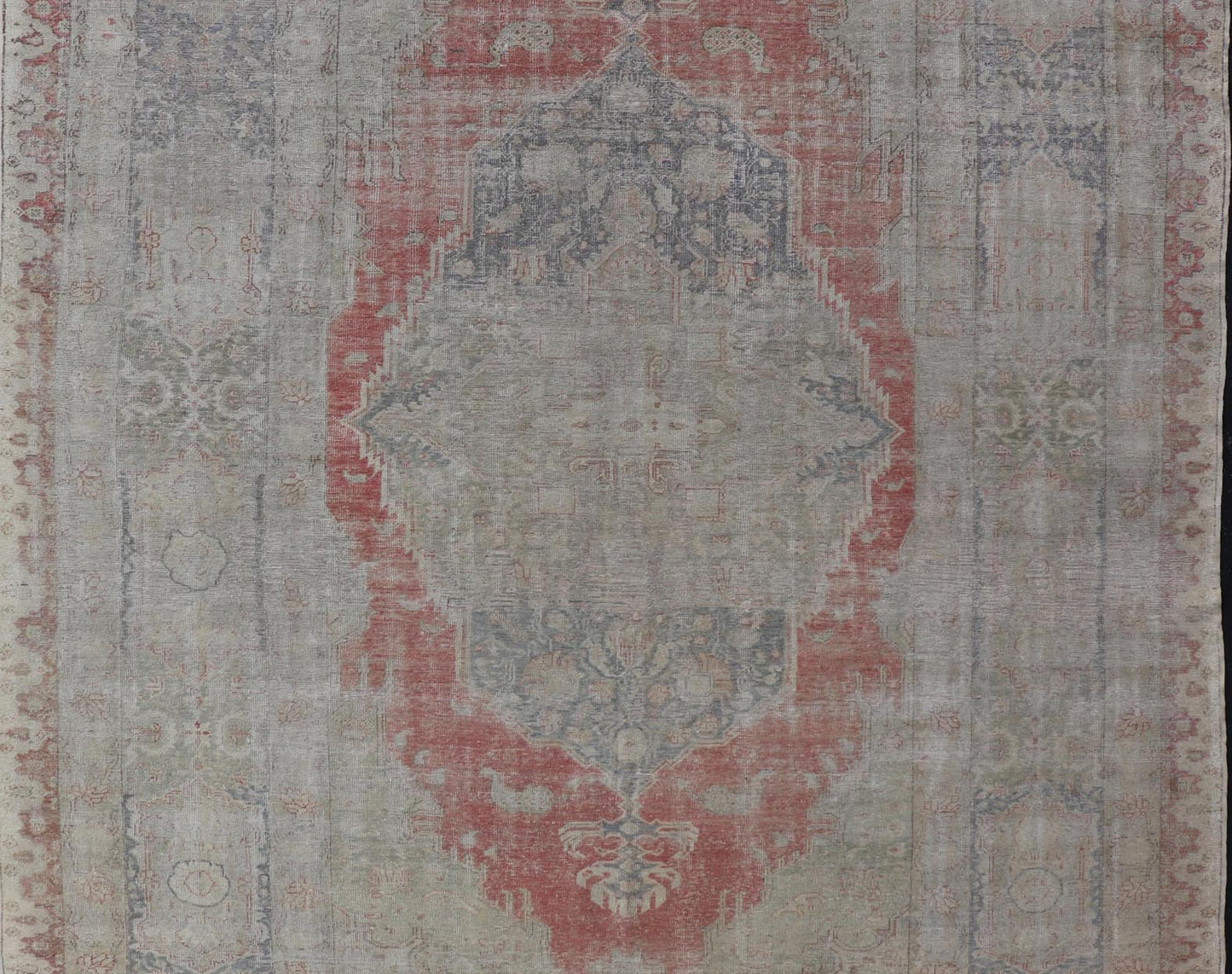 Measures: 9'7 x 13'7 Antique Hand Knotted Turkish Oushak with Large Medallion in Off White and Coral. Keivan Woven Arts / rug EN - 179974, country of origin / type: Turkey / Oushak, circa 1920 This large antique Turkish Oushak rug bears a off whit... - Keivan Woven ArtsEN - 179974 - 21949Rug