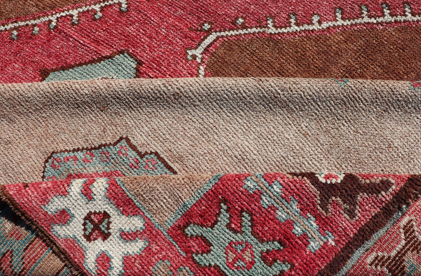 Over Sized Turkish Gallery Runner with Large Medallion in Red, Taupe and Brown. Vintage wide Gallery runner from Turkey with Medallion design in various tones of Red, light raspberry, taupe. and brown rug EN - 179982, country of origin / type: Tu... - Keivan Woven ArtsEN - 179982 - 14266Rug