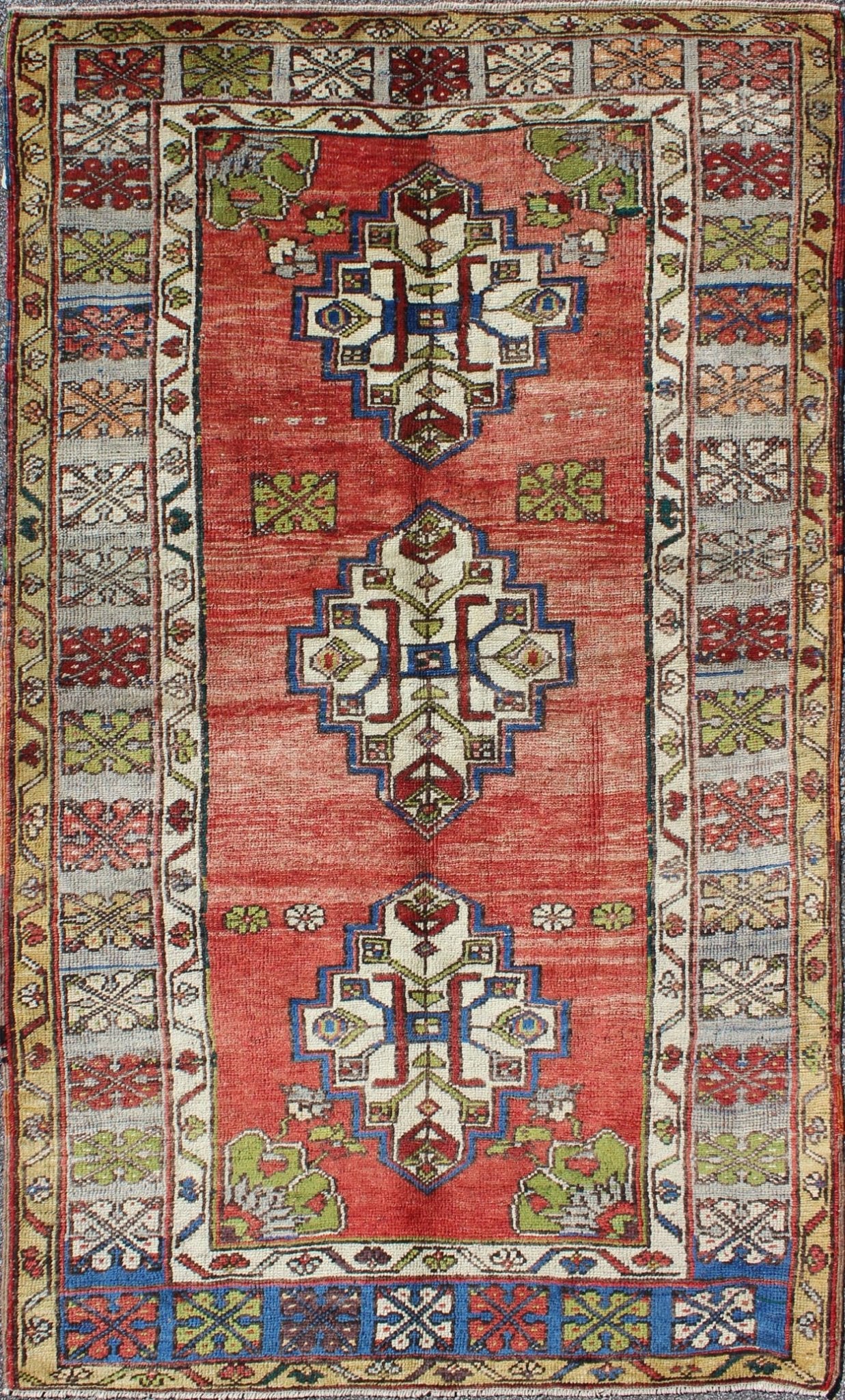 Green, blue and red vintage Turkish Oushak rug with three geometric medallions, rug en - 183, country of origin / type: Turkey / Oushak, circa 1940. This vintage Turkish Oushak gallery rug (circa mid - 20th century) features a unique blend of colors... - Keivan Woven ArtsEN - 183 - 5416Rug