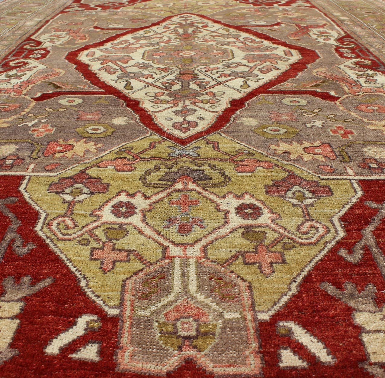 Turkish Oushak Reproduction Rug with Geometric Motifs in Green. rug/ - en - 3451 origin/turkey kwarugs This unique, vintage Turkish Oushak rug features a unique blend of colors and an intricately beautiful design. The central medallion is complement... - Keivan Woven ArtsEN - 3451 - 4402Rug