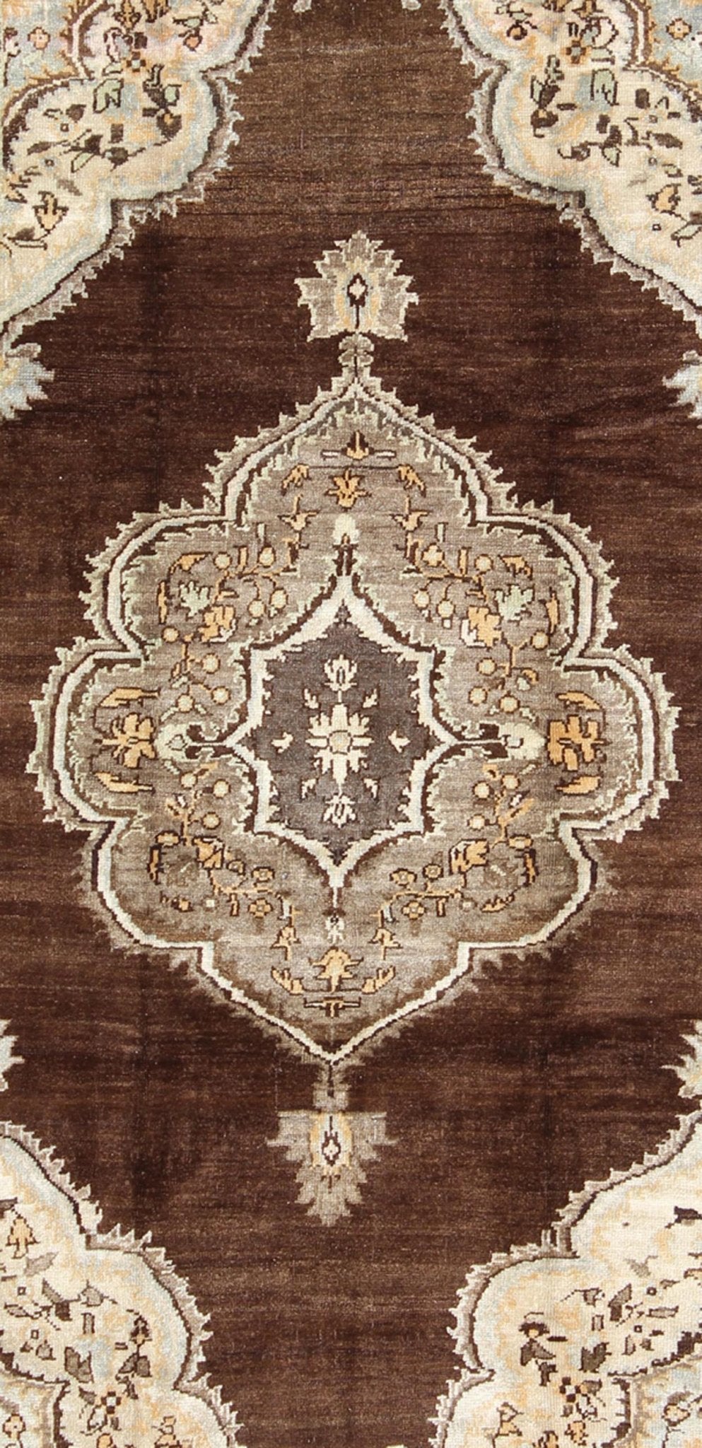 Brown Background Floral Medallion Vintage Turkish Oushak Rug in Ivory and Taupe, rug en - 505, country of origin / type: Turkey / Oushak, circa mid - 20th century This vintage Turkish Oushak rug (circa mid - 20th century) features a unique blend of co... - Keivan Woven ArtsEN - 505 - 5973Rug