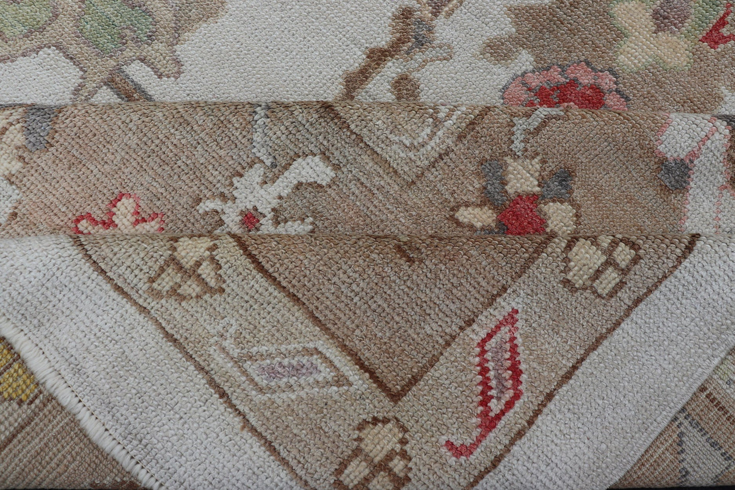 Over - Sized Oushak Turkish Rug With Large Scale Sub Geometric Design Keivan Woven Arts - Large Turkish Oushak rug with array of light and medium tone colors and large scale tribal design, rug EN - 5059, country of origin / type: Turkey / Oushak, 201... - Keivan Woven ArtsEN - 5059 - 14468Rug