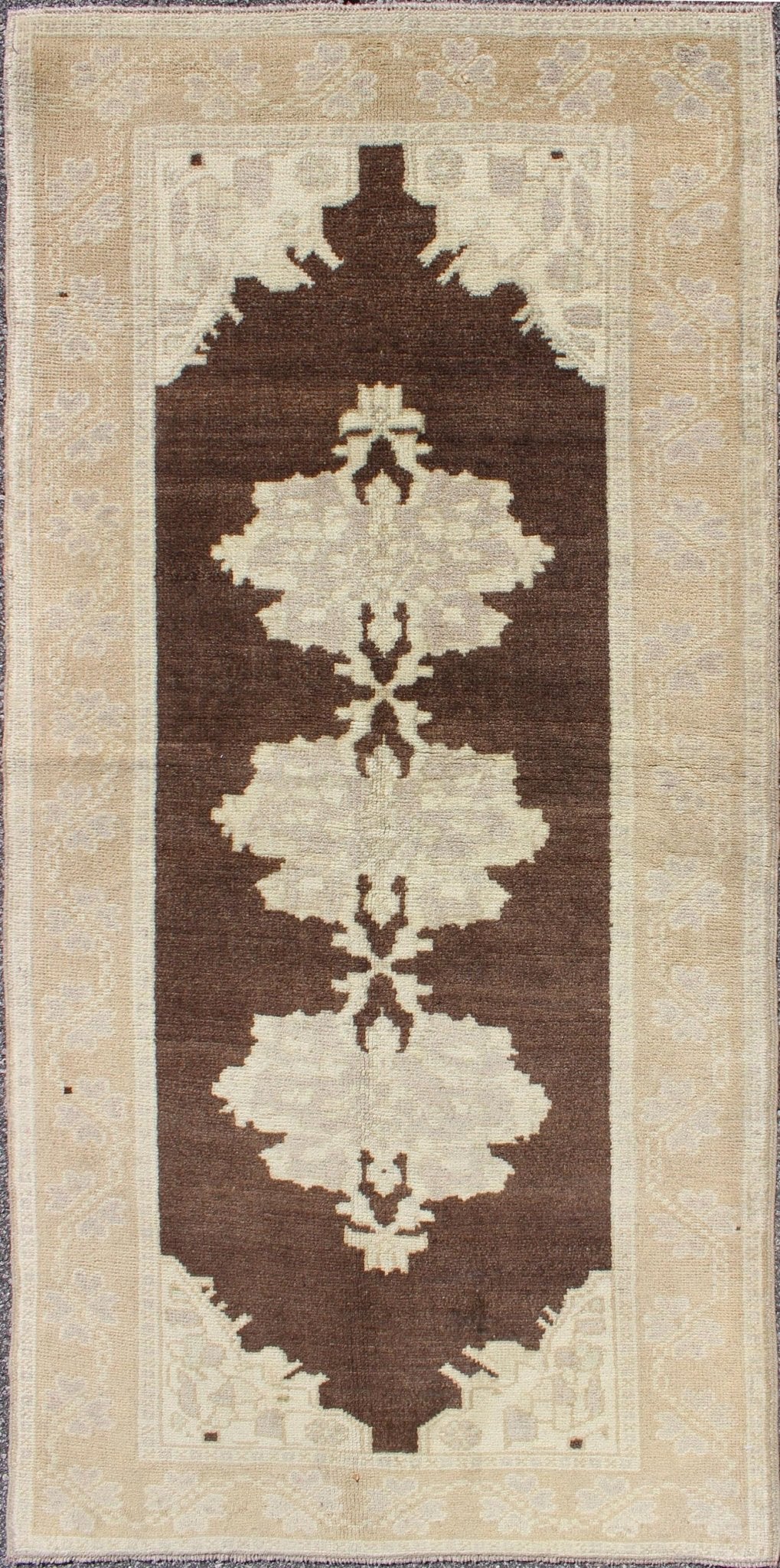 Brown Background Vintage Turkish Oushak Runner with Medallions in Gray and Ivory, rug en - 604, country of origin / type: Turkey / Oushak, circa mid - 20th century This beautiful vintage Oushak runner from mid - 20th century Turkey features a Classic ... - Keivan Woven ArtsEN - 604 - 4446Rug