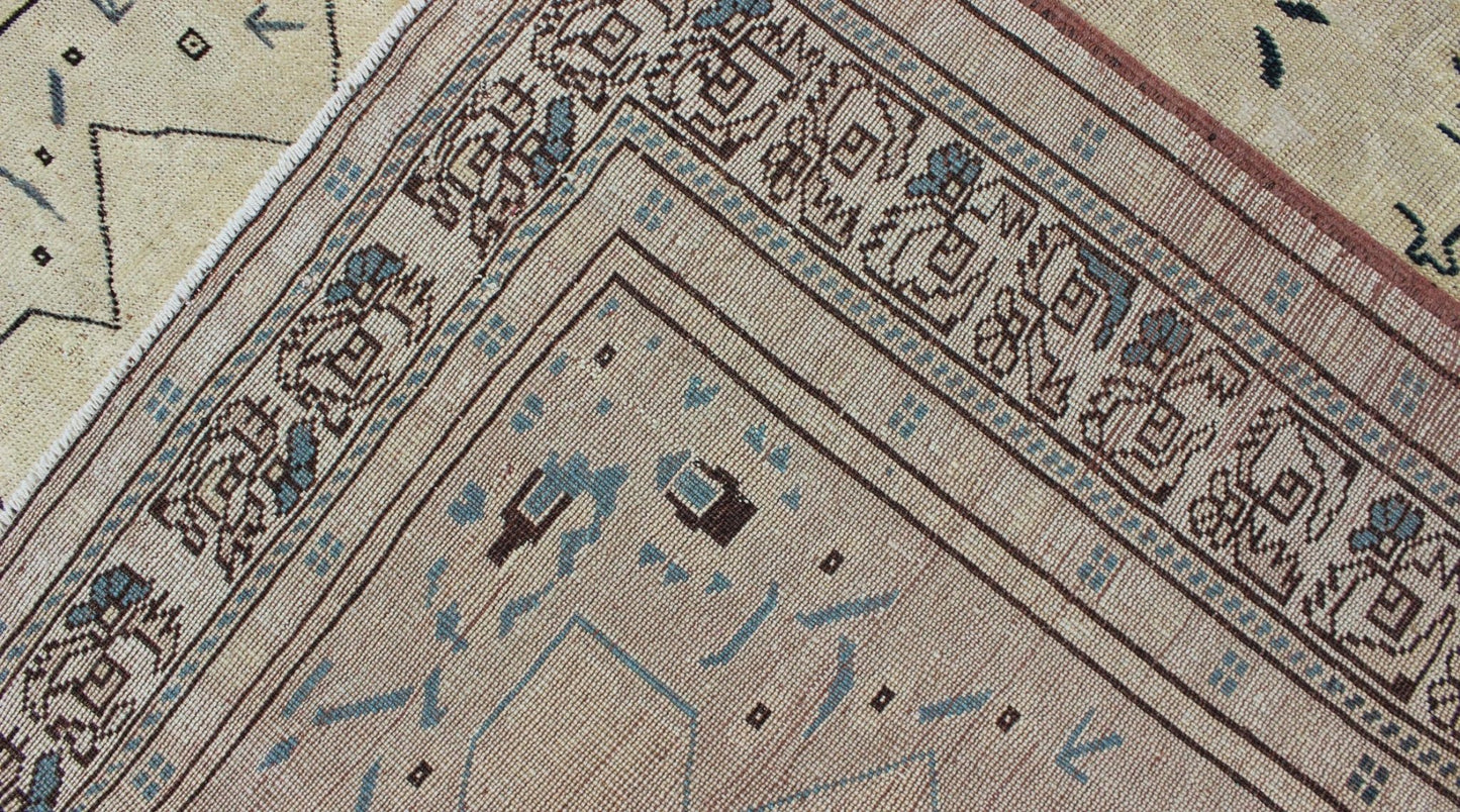 Keivan Woven Arts - Vintage Turkish Oushak Geometric Rug in Butter, Cream, Black, Taupe & Teal, Medallion design Vintage Turkish Oushak Geometric Rug in Butter, Cream, Black, Taupe & Teal , rug en - 615, country of origin / type: Turkey / Oushak, circa 194... - Keivan Woven ArtsEN - 615 - 4440Rug