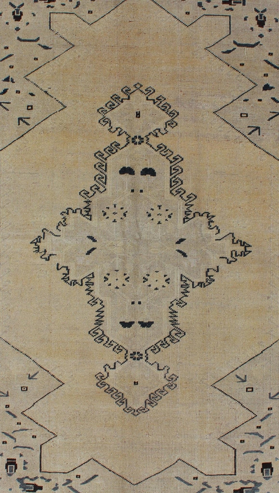 Keivan Woven Arts - Vintage Turkish Oushak Geometric Rug in Butter, Cream, Black, Taupe & Teal, Medallion design Vintage Turkish Oushak Geometric Rug in Butter, Cream, Black, Taupe & Teal , rug en - 615, country of origin / type: Turkey / Oushak, circa 194... - Keivan Woven ArtsEN - 615 - 4440Rug