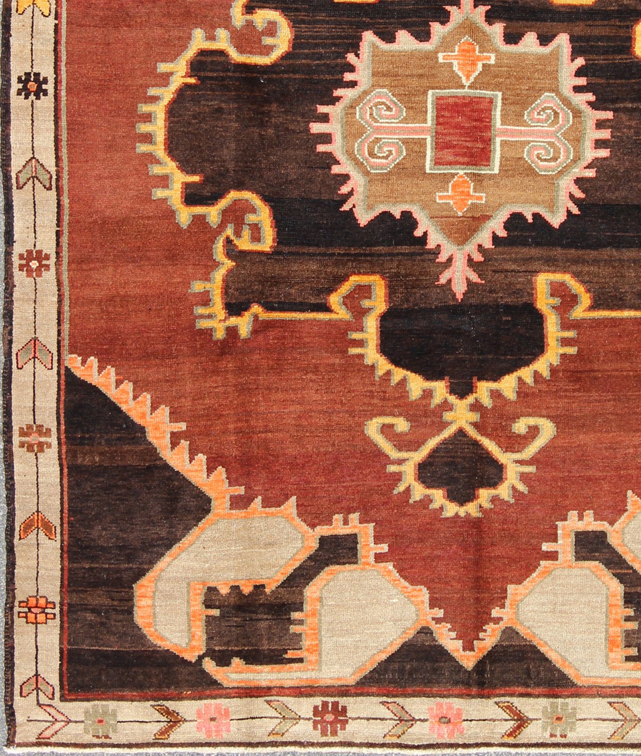 Keivan Woven Arts - Bold Design Vintage Turkish Rug in Sienna, Brown, Black, Cream and Yellow. Turkish Kars. Vintage Turkish Rug. Kars Rugs This unexpected bold Turkish carpet is composed of a reddish - brown background with dark charcoal and brow... - Keivan Woven ArtsEN - 616 - 4450Rug