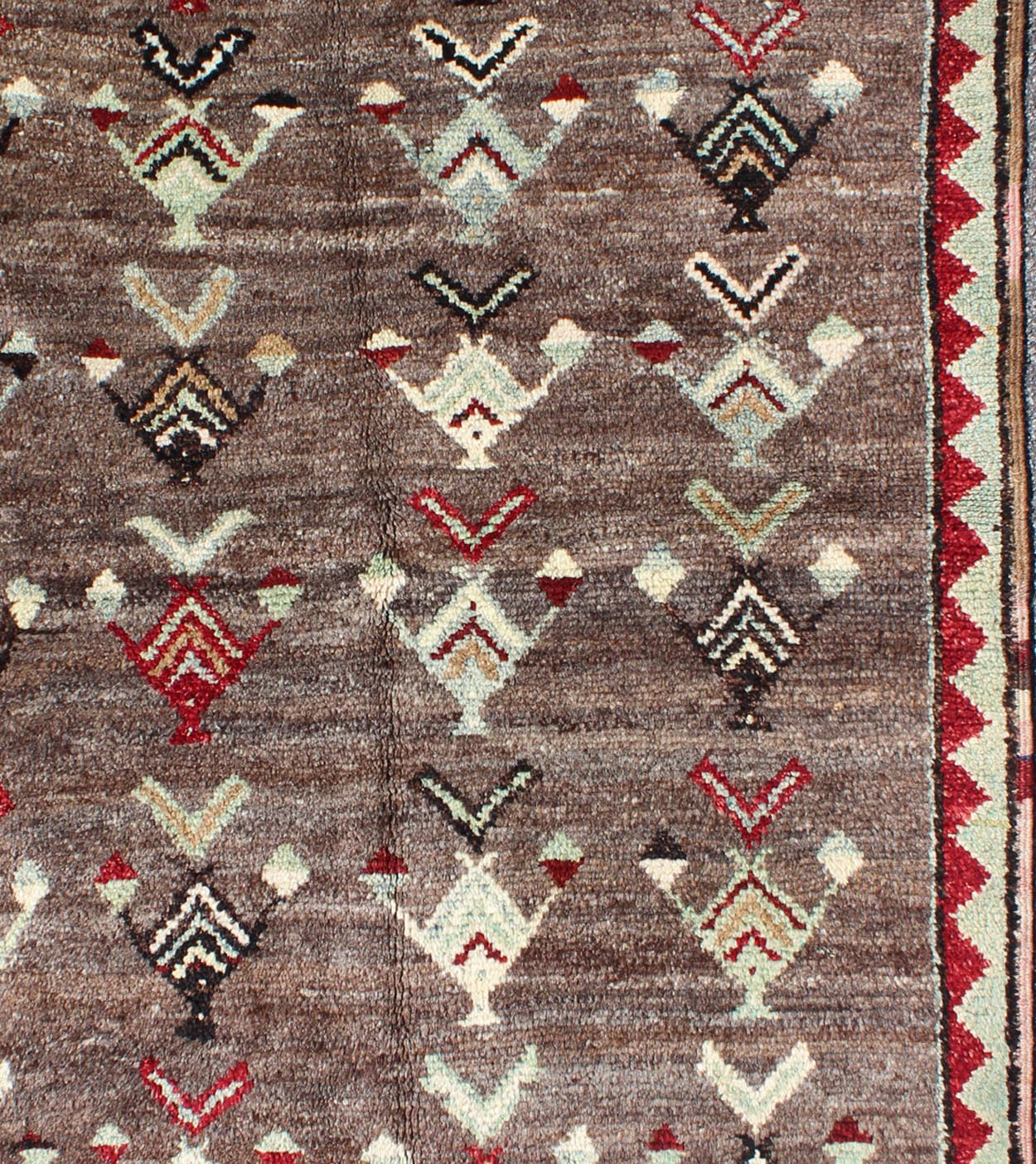 Tribal Arrow Design Tulu Vintage Rug from Turkey in Brown, Red, Mint Green kwarugs Tribal Arrow design Tulu vintage rug from Turkey in brown, red, mint green, rug en - 644, country of origin / type: Turkey / Oushak, circa 1940 This vintage... - Keivan Woven ArtsEN - 644 - 5422Rug
