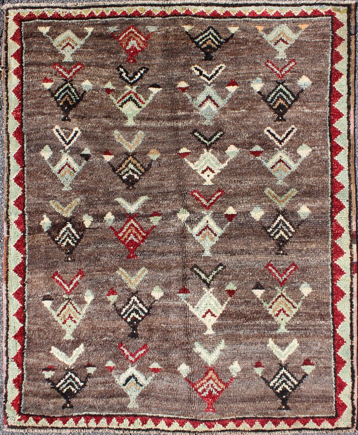 Tribal Arrow Design Tulu Vintage Rug from Turkey in Brown, Red, Mint Green kwarugs Tribal Arrow design Tulu vintage rug from Turkey in brown, red, mint green, rug en - 644, country of origin / type: Turkey / Oushak, circa 1940 This vintage... - Keivan Woven ArtsEN - 644 - 5422Rug