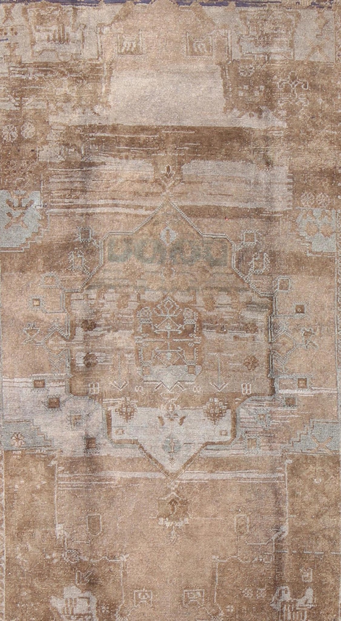 Faded Brown and Gray Vintage Oushak Rug from Turkey with Medallion Design kwarugs Faded brown and gray vintage Oushak rug from Turkey with Medallion design, rug en - 6451, Keivan Woven Arts country of origin / type: Turkey / Oushak, circa 1940s ... - Keivan Woven ArtsEN - 6451 - 7115Rug