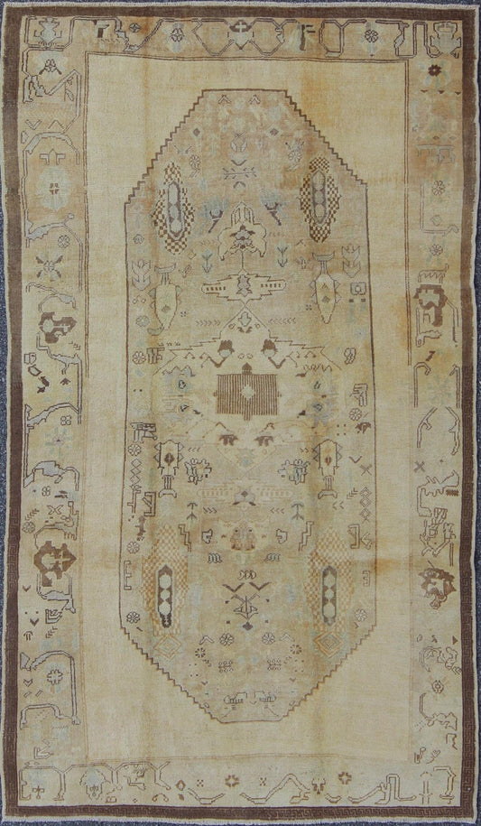 Vintage Turkish Oushak Carpet with Tribal Figures in an Earthy Color Palette Vintage Turkish Oushak Carpet with Tribal Figures in an Earthy Color Palette rug/en - 654 origin/ turkey kwarugs This vintage Turkish Oushak rug features an earthy... - Keivan Woven ArtsEN - 654 - 3820