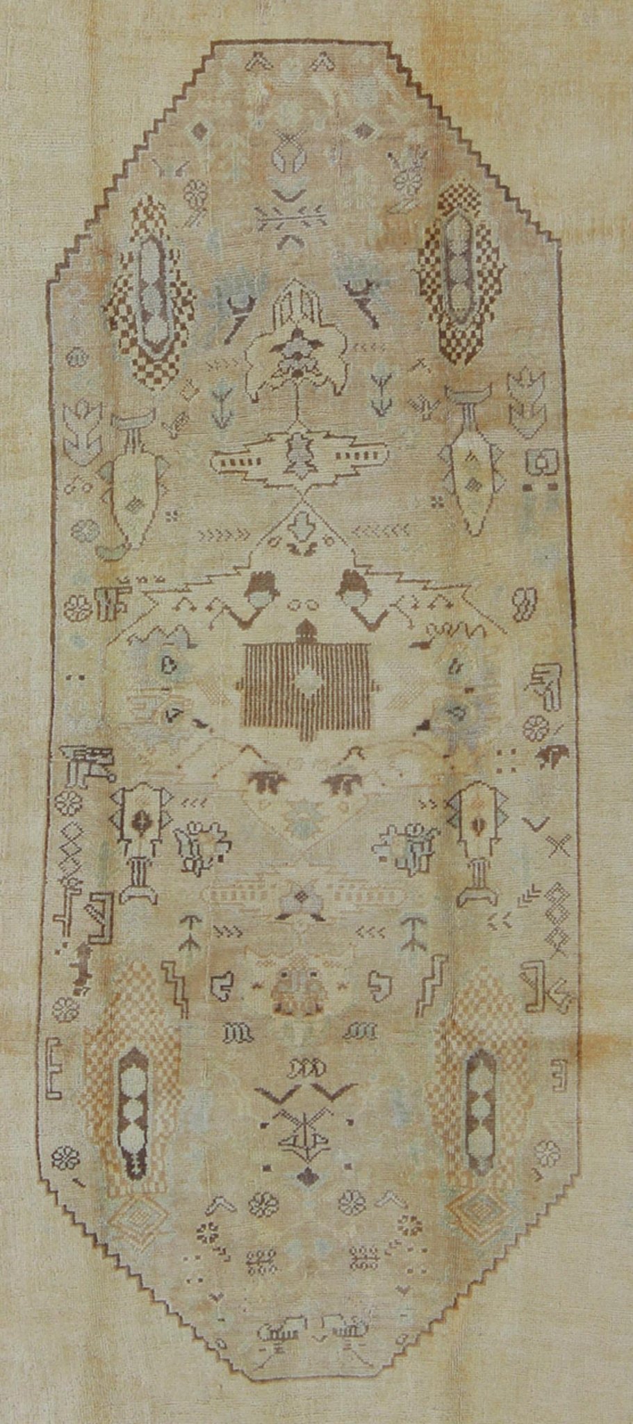 Vintage Turkish Oushak Carpet with Tribal Figures in an Earthy Color Palette Vintage Turkish Oushak Carpet with Tribal Figures in an Earthy Color Palette rug/en - 654 origin/ turkey kwarugs This vintage Turkish Oushak rug features an earthy... - Keivan Woven ArtsEN - 654 - 3820Rug