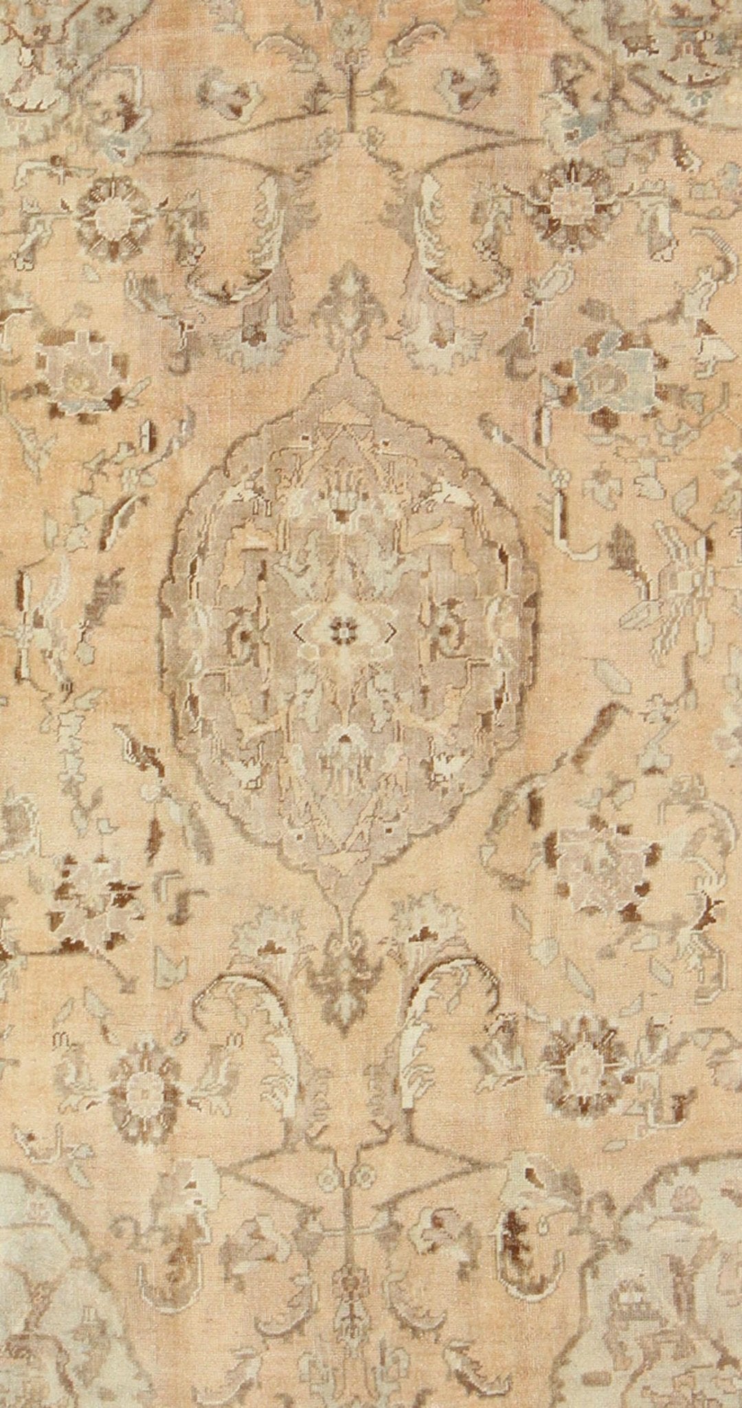 Oushak Rug Vintage from Turkey with Floral Design and Exquisite Center Medallion kwarugs Oushak rug vintage from Turkey with floral design and exquisite center medallion, rug en - 92228, country of origin / type: Turkey / Oushak, circa 1940 ... - Keivan Woven ArtsEN - 92228 - 1644Rug