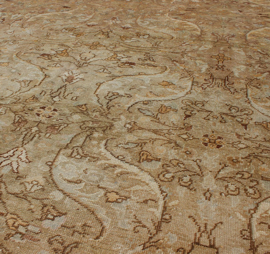 Keivan Woven Arts, En - 92372, 1940's Vintage Turkish Oushak Rug. All - over vining floral design vintage Turkish Oushak rug in taupe, ivory, brown, rug en - 92372, Country of origin / type: Turkey / Oushak, circa 1940 The design of this beautiful vin... - Keivan Woven ArtsEN - 92372 - 1652