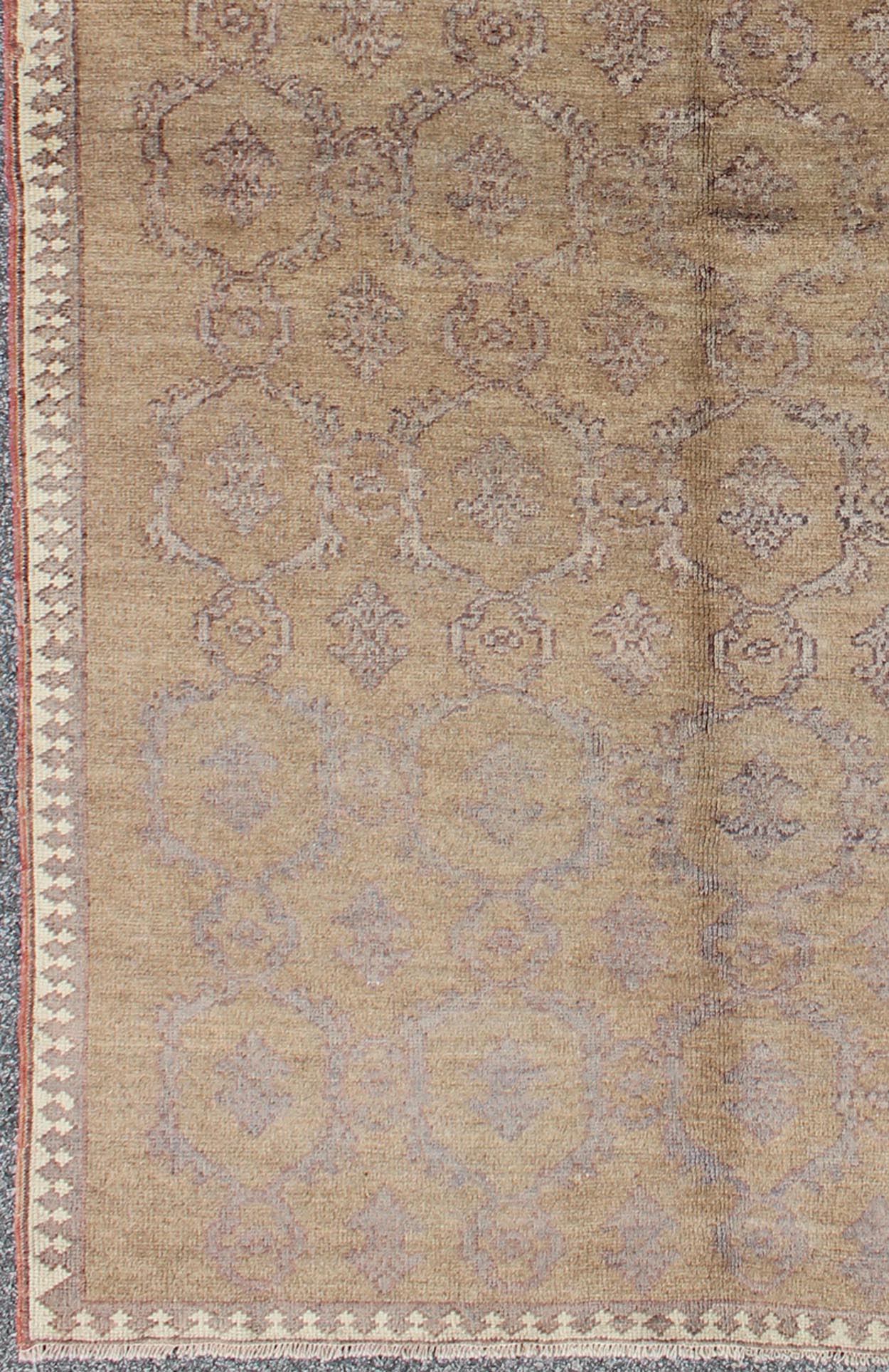 Latticework Double Arrow - Head Design Vintage Turkish Tulu Rug in Taupe and Gray kwarugs Cross - latch / latticework Turkish Oushak rug vintage in mocha brown and gray. Keivan Woven Arts / rug en - 987, country of origin / type: Turkey / Tulu, circa ... - Keivan Woven ArtsEN - 987 - 6612Rug