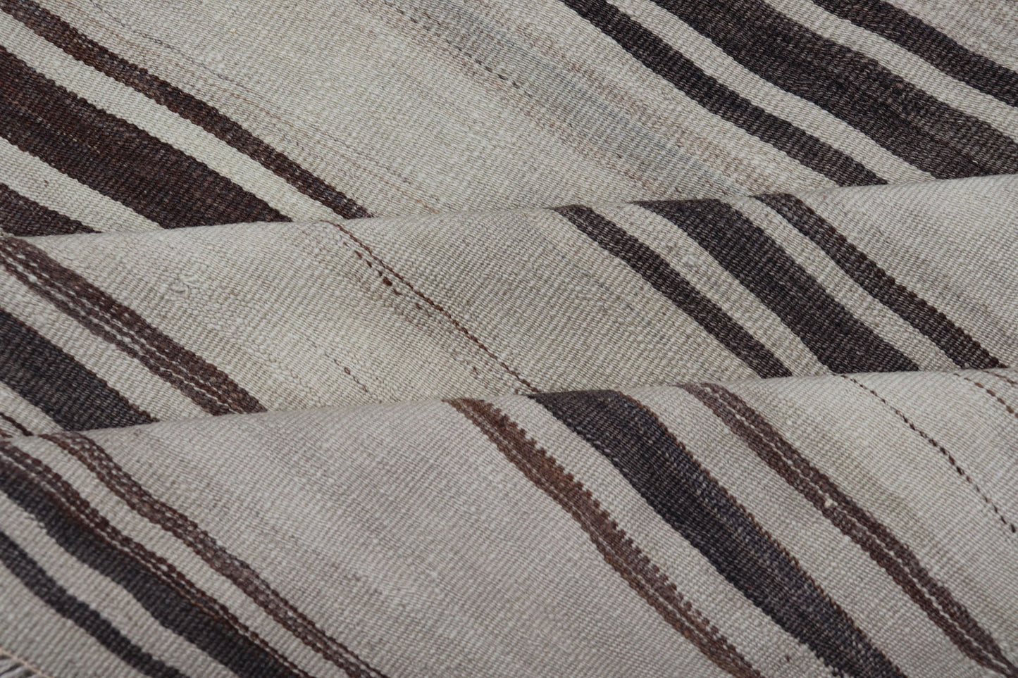 Turkish Vintage Flat - Weave in Shades of Brown and Ivory with Stripe Design Turkish Vintage Flat - Weave in Shades of Brown and Ivory with Stripe Design with Minimalist design and stripes. Keivan Woven Arts / rug EN - P13118, country of origin / typ... - Keivan Woven ArtsEN - P13118 - 17802Rug