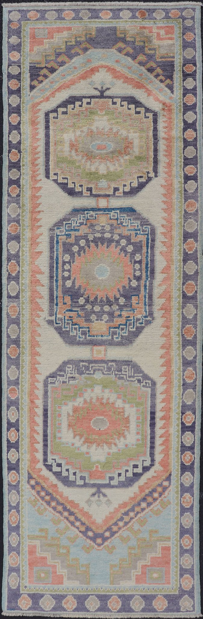 Turkish Hand Knotted Oushak Runner with Medallion Design with Multicolor Turkish Oushak Runner, Keivan Woven Arts / rug EN - P13642, country of origin / type: Turkey / Oushak. Measures: 2'11 x 9'8. - Keivan Woven ArtsEN - P13642 - 17892Rug