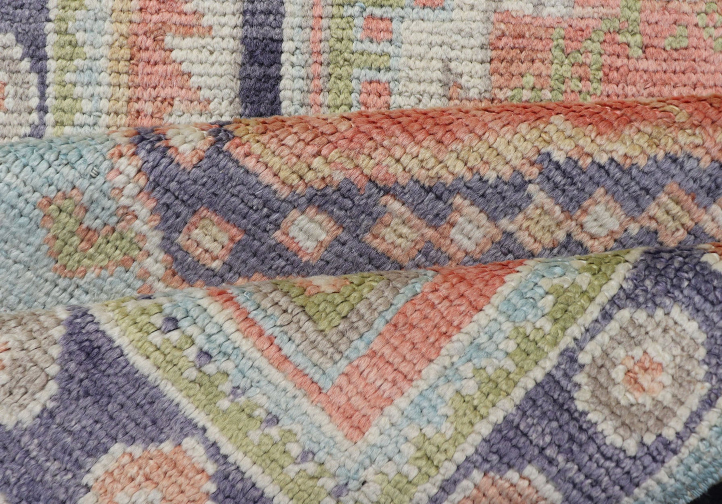 Turkish Hand Knotted Oushak Runner with Medallion Design with Multicolor Turkish Oushak Runner, Keivan Woven Arts / rug EN - P13642, country of origin / type: Turkey / Oushak. Measures: 2'11 x 9'8. - Keivan Woven ArtsEN - P13642 - 17892Rug