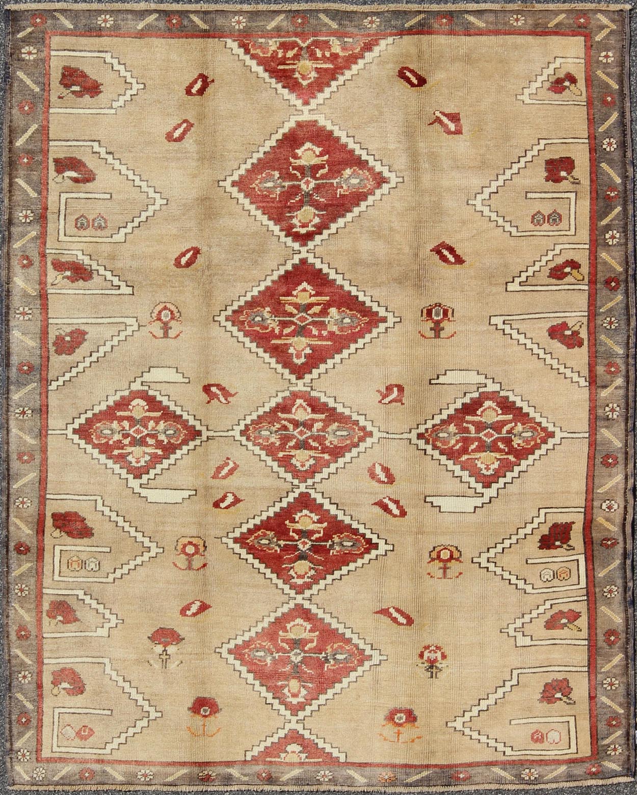 Diamond Medallion Vintage Turkish Oushak Rug in Red, Brown and Cream kwarugs Diamond Medallion vintage Turkish Oushak rug in red, brown and cream, rug enc - 92975, country of origin / type: Turkey / Oushak, circa 1940 This vintage Oushak ca... - Keivan Woven ArtsENC - 92975 - 1002Rug
