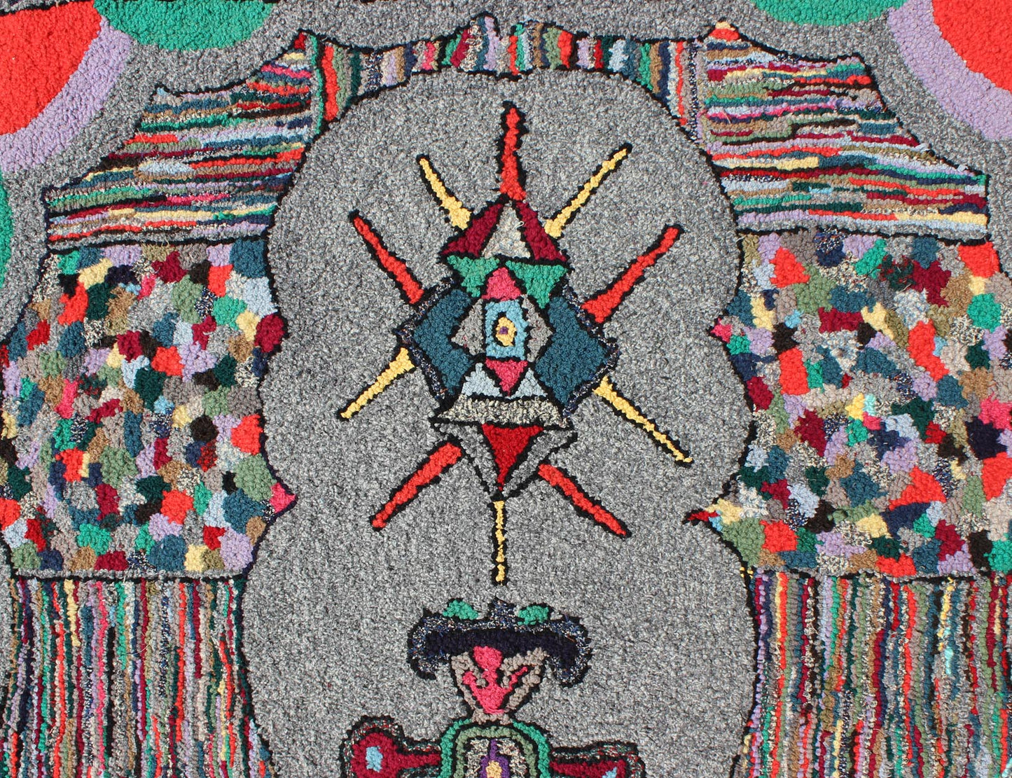 Vintage American Hooked runner with colorful vertical medallion design, rug f - 0706, country of origin / type: United States / hooked, circa 1960. This vintage American Hooked rug depicts a beautiful design of vertically - arranged medallion motifs... - Keivan Woven ArtsF - 0706 - 1458Rug