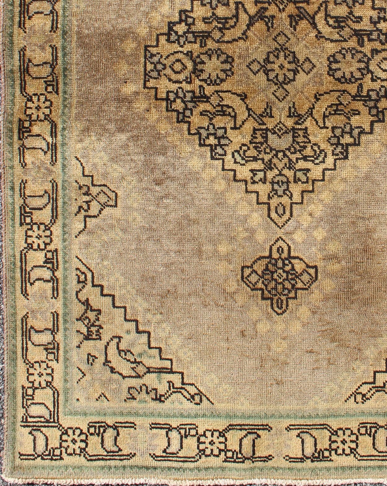 Medallion Style Tabriz Persian Vintage Rug With Medallion and Geometric Pattern. Keivan Woven Arts / rug H - 102 - 39, country of origin / type: Iran / Tabriz, circa 1950 Measures: 3'3 x 5'0. This spectacular Persian Tabriz bears a magnificent splend... - Keivan Woven ArtsH - 102 - 39 - 1784Rug