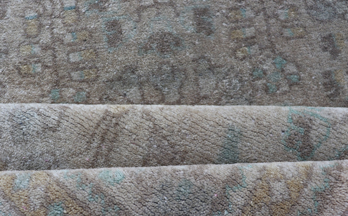Neutral and Earth Tone Vintage Persian Lilihan Rug With Medallion in Taupe Keivan Woven Arts - Vintage Persian Lilihan rug with center medallion in neutral tones, rug H - 102 - 47, country of origin / type: Iran / Lilihan, circa 1950 This spectacu... - Keivan Woven ArtsH - 102 - 47 - 1793Rug