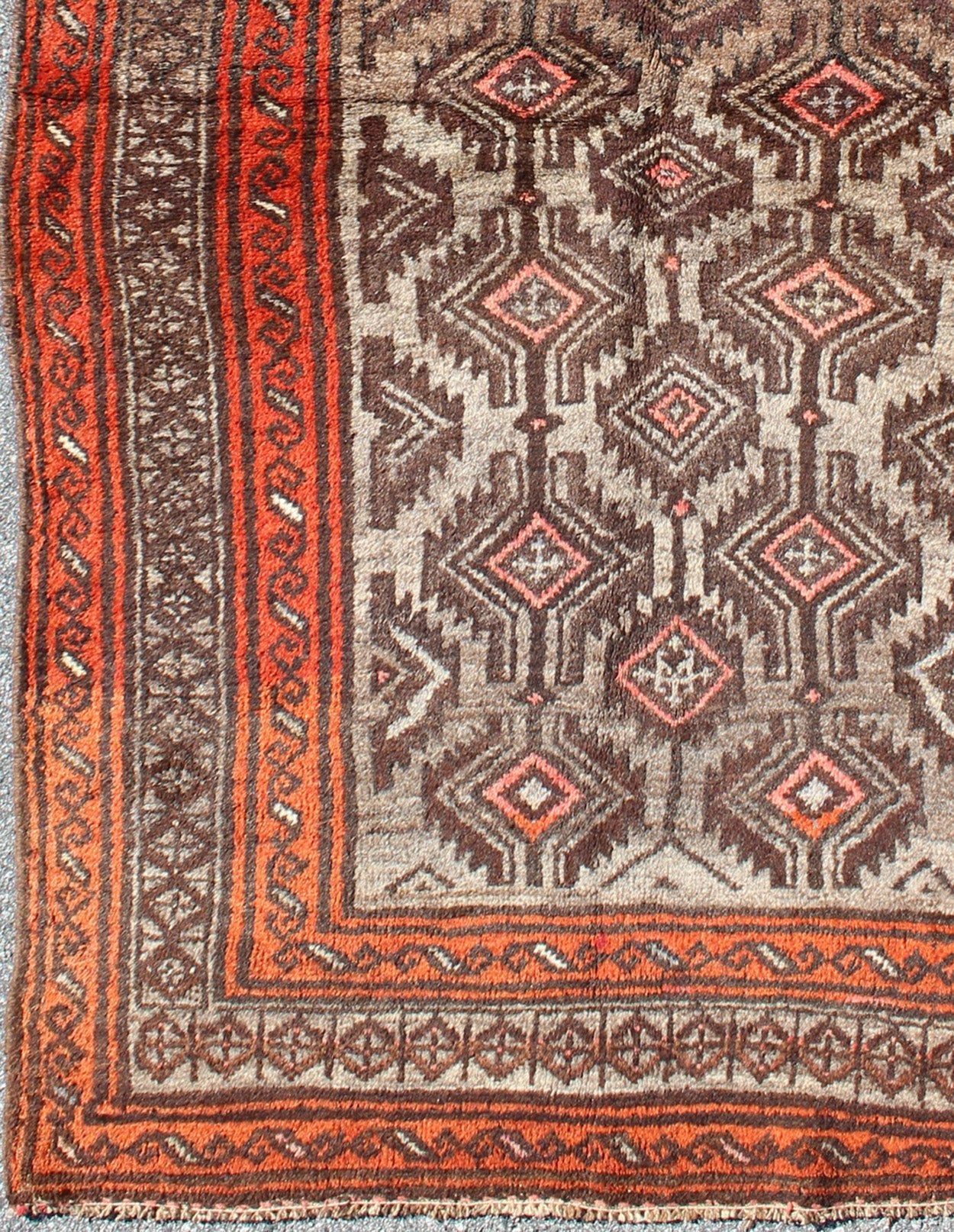 Keivan Woven Arts, H - 1211 - 53, Semi Antique Shiraz Rug, Vintage Persian Shiraz rug in burnt orange and brown with tribal medallions, rug h - 1211 - 53, country of origin / type: Iran / Shiraz, circa 1950. This vintage Persian Shiraz rug (circa mid - 20th c... - Keivan Woven ArtsH - 1211 - 53 - 3782Rug