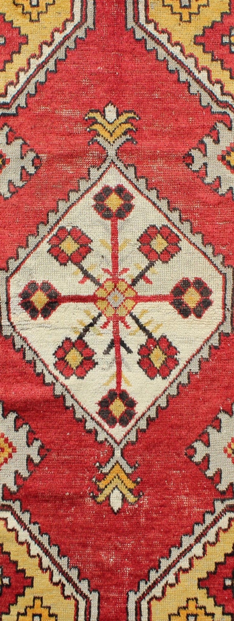 1930s Tribal Medallion Vintage Turkish Oushak Rug in Red, Brown, Gray, Yellow 1930s Tribal Medallion Vintage Turkish Oushak Rug in Red, Brown, Gray, Yellow, rug h - 602 - 21, country of origin / type: Turkey / Oushak, circa 1930 This vintage ... - Keivan Woven ArtsH - 602 - 21 - 2303Rug