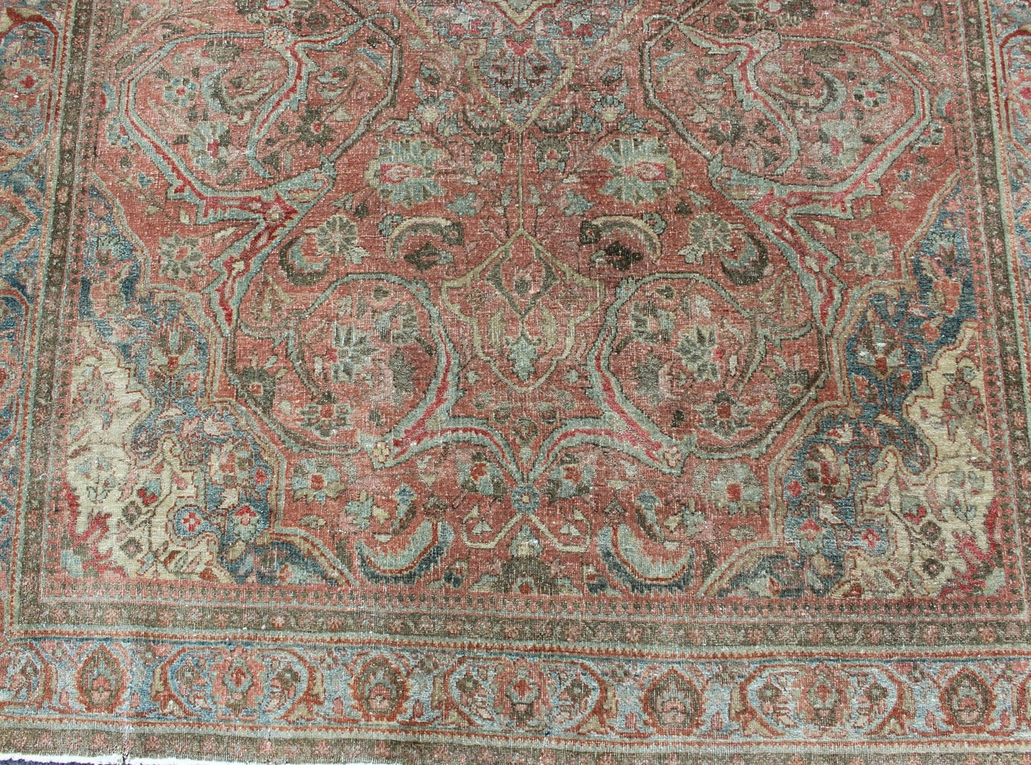 Late 19th century antique Sarouk Farahan rug with medallion and floral pattern, Keivan Woven Arts / rug j10 - 0804, country of origin / type: Iran / Sarouk Farahan, circa 1890 This outstanding antique Farahan Sarouk carpet is primarily characteriz... - Keivan Woven ArtsJ10 - 0804 - 2583Rug