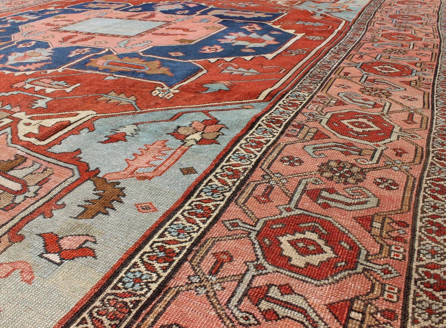 Antique Persian Serapi Carpet with Arabesque Detail and Vine - Scroll Border Keivan Woven Arts / Rug / KBE - 20, country of origin / type: Iran /Heriz, circa 1910. Measures: 9'7 x 11'4 Serapi rugs are known as the finest rugs produced in the Heriz r... - Keivan Woven ArtsKBE - 20 - 4164