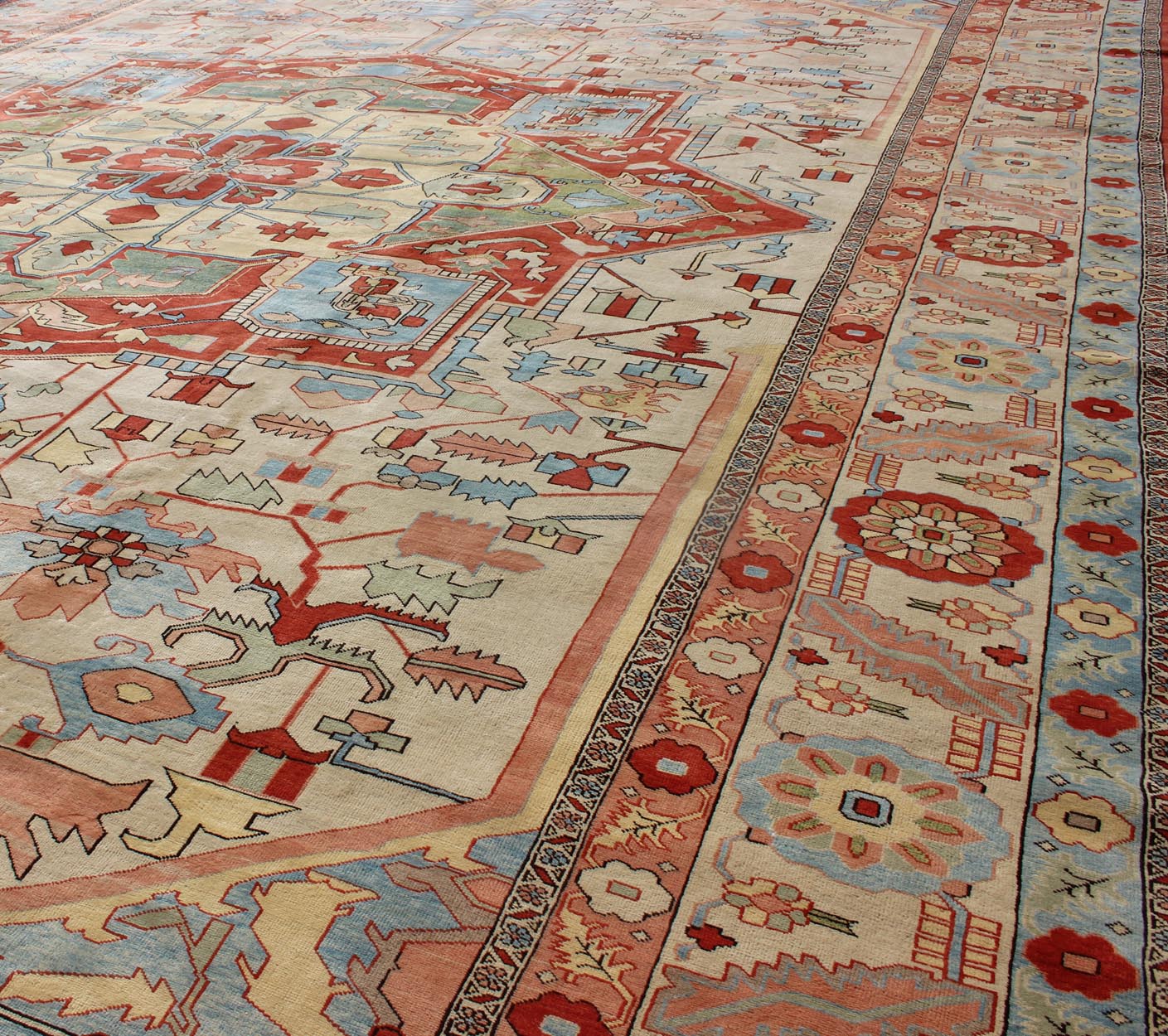 Large Serapi Rug with Medallion on a Cream Background kwarugs Medallion on a Cream Background Serapi Rug Rug / EB600240 Country / Iran Serapi rugs are known as the finest rugs produced in the Heriz region and its surrounding area. The centra... - Keivan Woven ArtsKBE - EB - 600240 - 750Rug