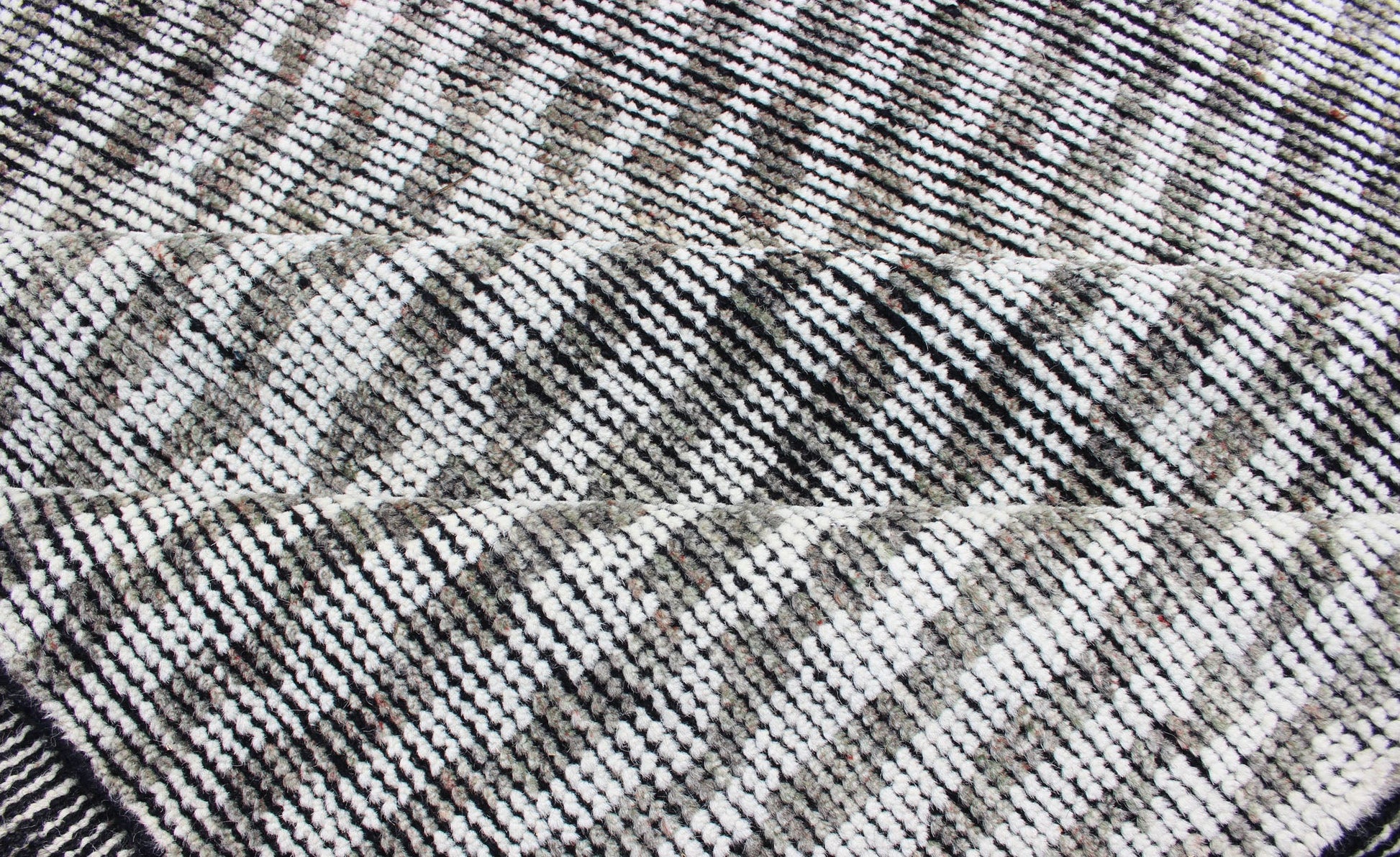 Minimalist Modern Design Distressed Rug in Shades of White and Taupe. Shades of White and Taupe/green modern distressed piled rug, rug KHN - 1030 - TR - 578, country of origin / type: India / Distressed Modern Piled Rug. This distressed modern des... - Keivan Woven ArtsKHN - 1030 - TR - 578 - 13568Rug