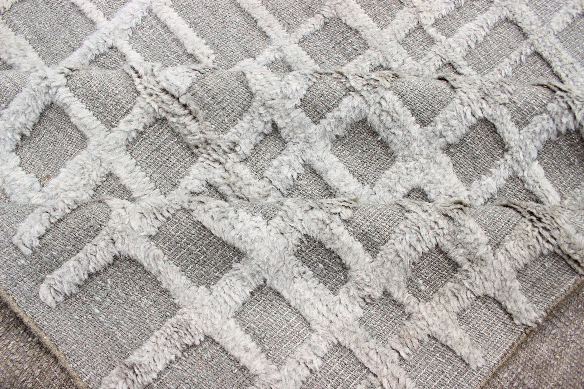 Modern High - Low Texture Large Rug in Minimalist Design With Taupe and White Keivan Woven Arts - Modern piled rug in shades of taupe and white pile and high - low texture, rug KHN - 1040, country of origin / type: India / Modern Piled Rug. Wit... - Keivan Woven ArtsKHN - 1040 - 13486Rug
