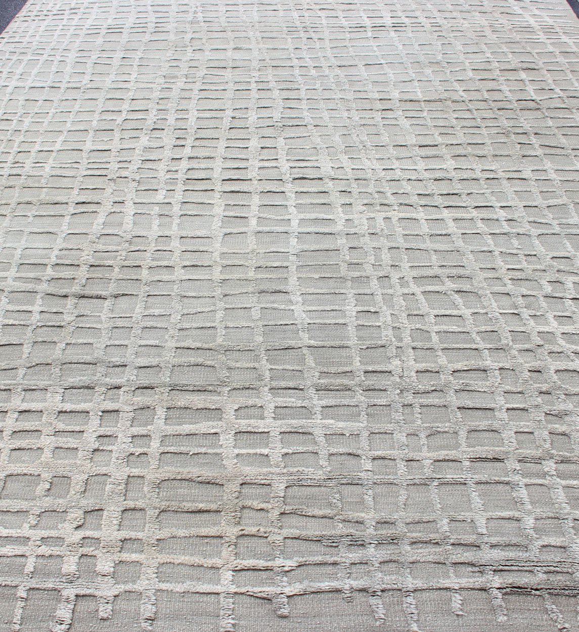 Modern High - Low Texture Large Rug in Minimalist Design With Taupe and White Keivan Woven Arts - Modern piled rug in shades of taupe and white pile and high - low texture, rug KHN - 1040, country of origin / type: India / Modern Piled Rug. Wit... - Keivan Woven ArtsKHN - 1040 - 13486Rug