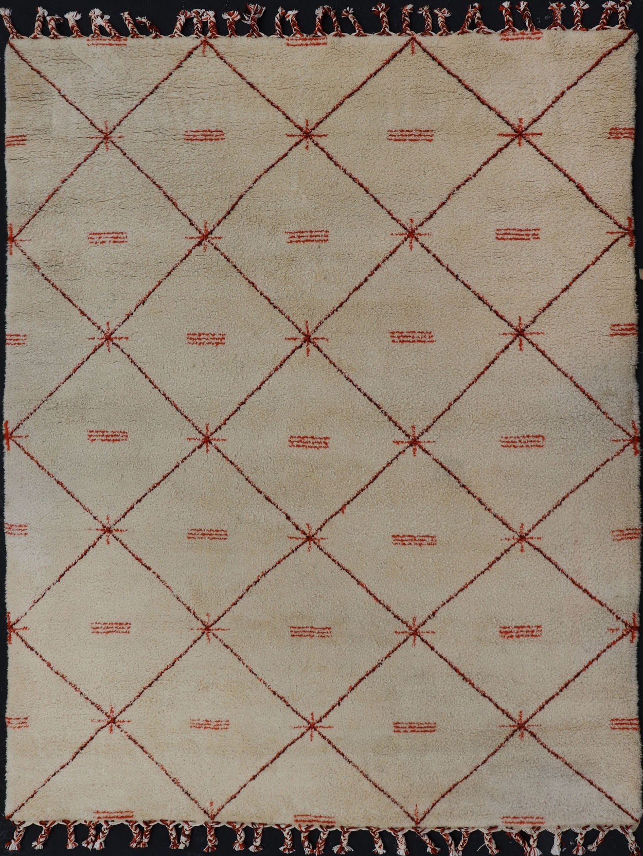 Ivory Background Vintage Large Moroccan Rug with Orange/Brown Diamond Pattern Keivan Woven Arts. Vintage Large Moroccan rug with Ivory background with orange, red, brown and black diamond pattern & Moroccan fringe, rug M14 - 1002, country of origin /... - Keivan Woven ArtsM14 - 1002 - 5961Rug