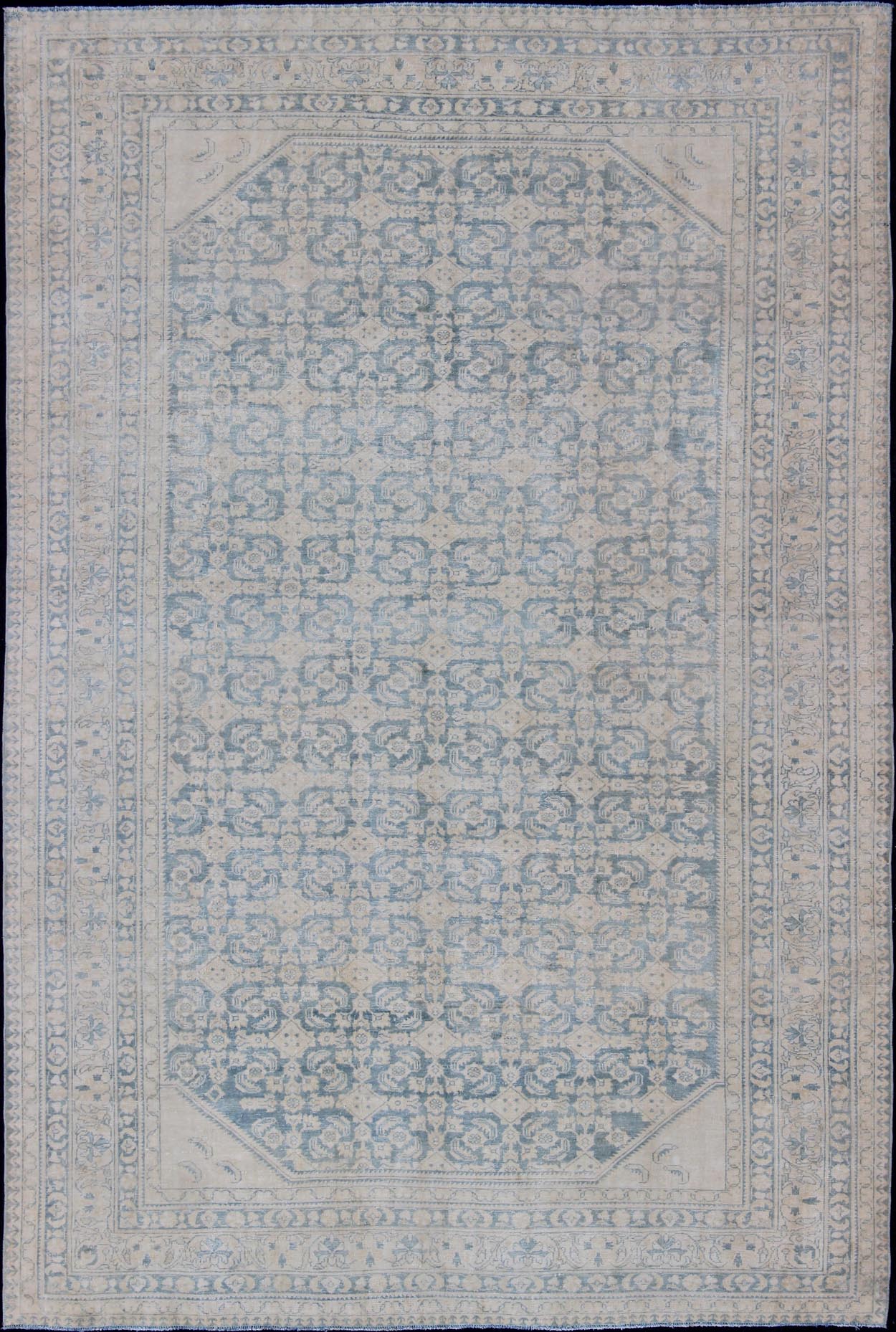 Antique Persian rug in neutral tones with geometric motifs, rug MEV - 1908 - 86, country of origin / type: Iran / Hamadan, circa 1910. This large Persian Hamadan carpet from 1910 is characterized by its all - over design of interconnected, neutral - ton... - Keivan Woven ArtsMEV - 1908 - 86 - 11613Rug