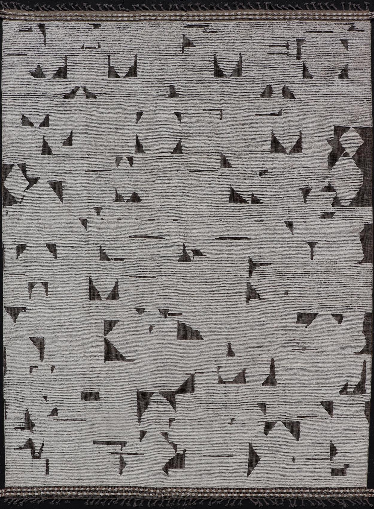 Fine Modern Rug in White & Light Taupe Tones with Abstract & Geometric Design. Country of Origin: Afghanistan Keivan Woven Arts; MSE - 12544 Type: Modern Casual Design: Abstract, Sub - Geometric, Modern 21st century Measures: 8'11 x 12'5 Fine Modern... - Keivan Woven ArtsMSE - 12544 - 25359Rug