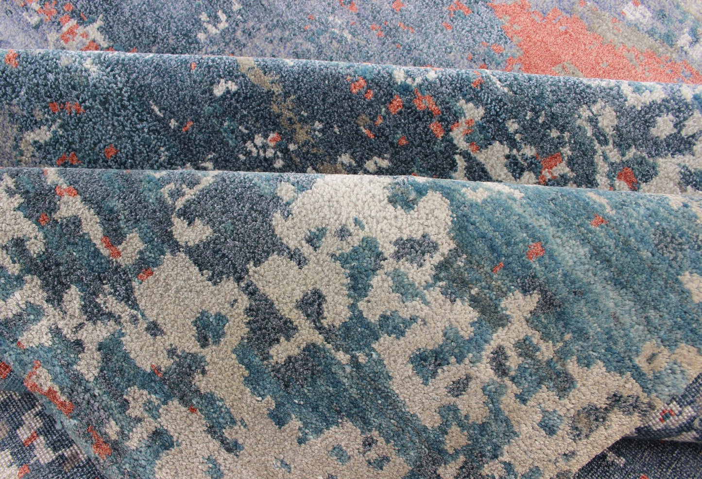 Modern piled rug in a blue, red, silver background color and variation of vivid accent colors. Modern Piled Rug and Minimalist Modern Design by Keivan Woven Arts / rug OB - 10335882, Keivan Woven Arts / country of origin / type: India/ Piled, condition: ... - Keivan Woven ArtsOB - 10335882 - 5300010 - 10908Rug