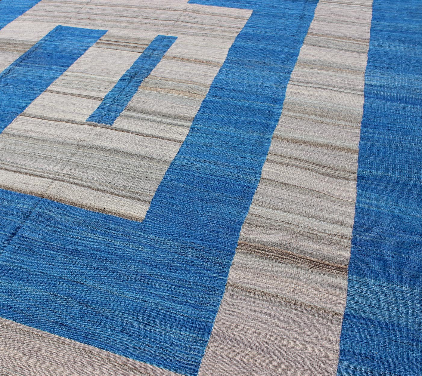 Keivan Woven Arts, Orn - 31251, Modern Kilim Blue & Gray Fine Weave Kilim Rug. Keivan Woven Arts This Afghan Kilim rug with large modern pattern in Cobalt blue and gray, rug orn - 31251, country of origin / type: Afghanistan / Kilim. This Afghan Kili... - Keivan Woven ArtsORN - 31251 - 5237Rug