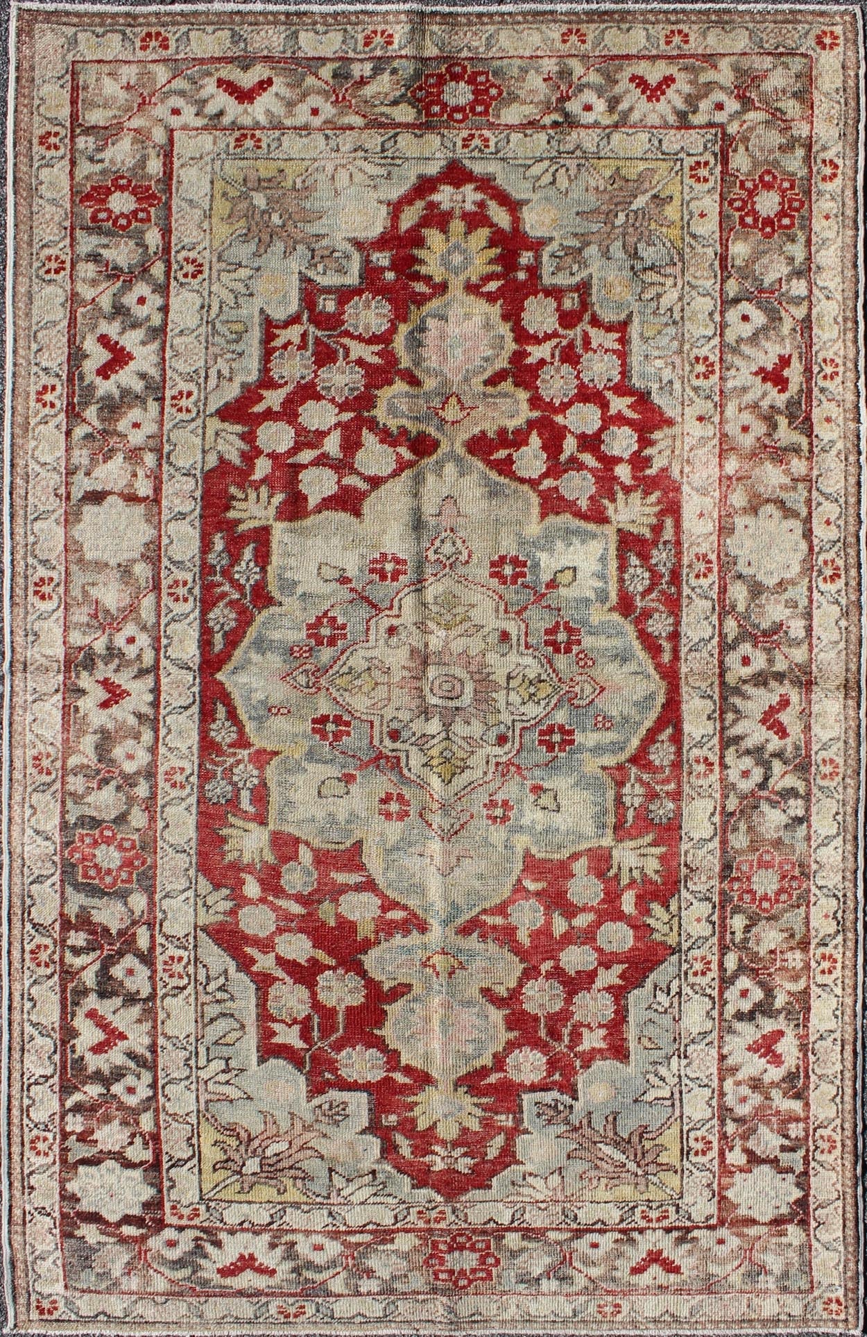 Vintage Hand Knotted Turkish Oushak Rug with Medallion Floral Design, Keivan Woven Arts / rug OSM - 19, country of origin / type: Turkey / Oushak, circa mid - 20th century This vintage Turkish Oushak carpet (circa mid - 20th century) features a centra... - Keivan Woven ArtsOSM - 19 - 4514Rug