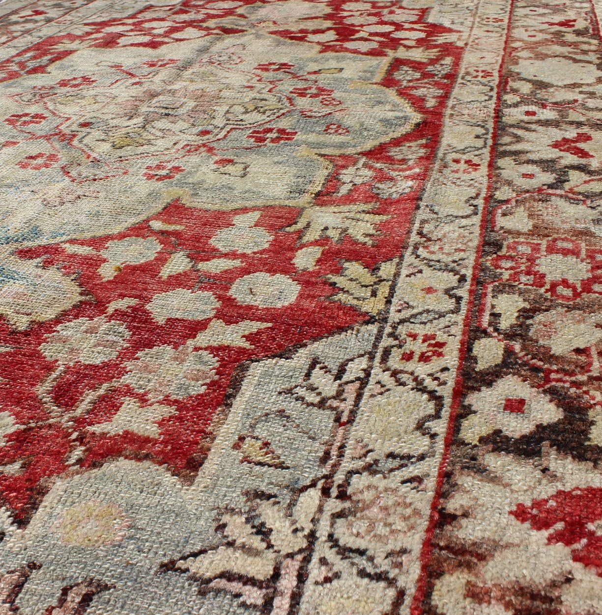 Vintage Hand Knotted Turkish Oushak Rug with Medallion Floral Design, Keivan Woven Arts / rug OSM - 19, country of origin / type: Turkey / Oushak, circa mid - 20th century This vintage Turkish Oushak carpet (circa mid - 20th century) features a centra... - Keivan Woven ArtsOSM - 19 - 4514Rug