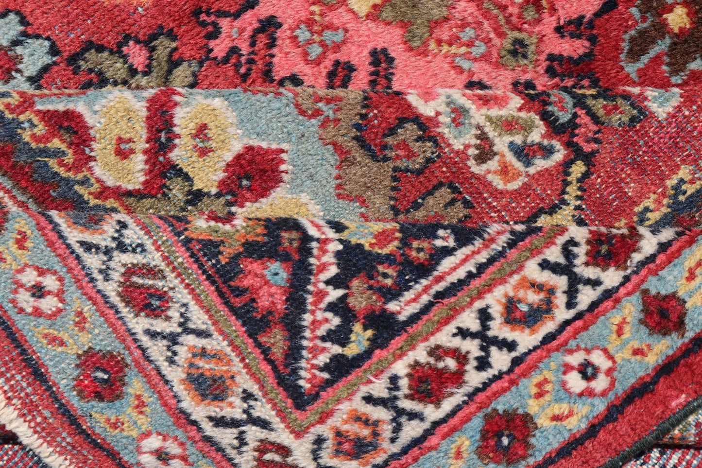 Semi Antique Persian Mahal Rug with Medallion Design in Jewel Tones Persian semi antique Mahal rug with medallion design in red with jewel tones Keivan Woven Arts / rug PTA - 200712, country of origin / type: Iran / Sultanabad, circa mid - 20th ... - Keivan Woven ArtsPTA - 200712 - 16618Rug