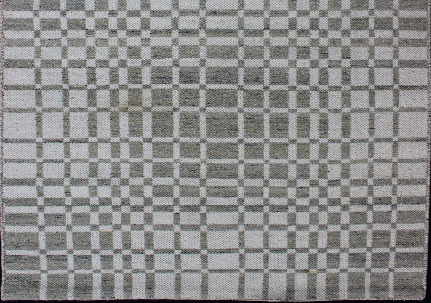 Modern Design Flatweave Rug with Modern pattern in Cream and Green - Gray Neutral tone rug with free - flowing modern design, Keivan Woven Arts / rug RJK - 17796 - SL - 1, country of origin / type: India The subdued design of this rug makes it pe... - Keivan Woven ArtsRJK - 17796 - SL - 1 - 13104Rug