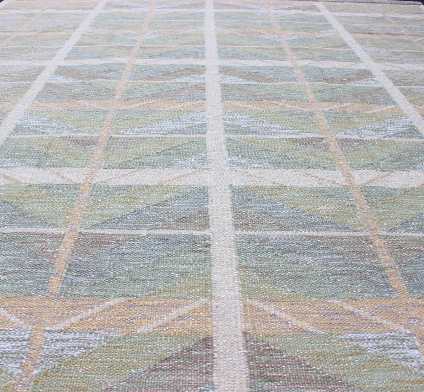 Keivan Woven Arts Scandinavian Flat - Weave Design Rug with Green, Gray, and Peach. Keivan Woven Arts / rug RJK - 24598, country of origin / type: India / Scandinavian flat - weave. Measures: 9'1 x 12'0 This Scandinavian flat - weave is inspired by the ... - Keivan Woven ArtsRJK - 24598 - SHB - 006 - 11 - 13907