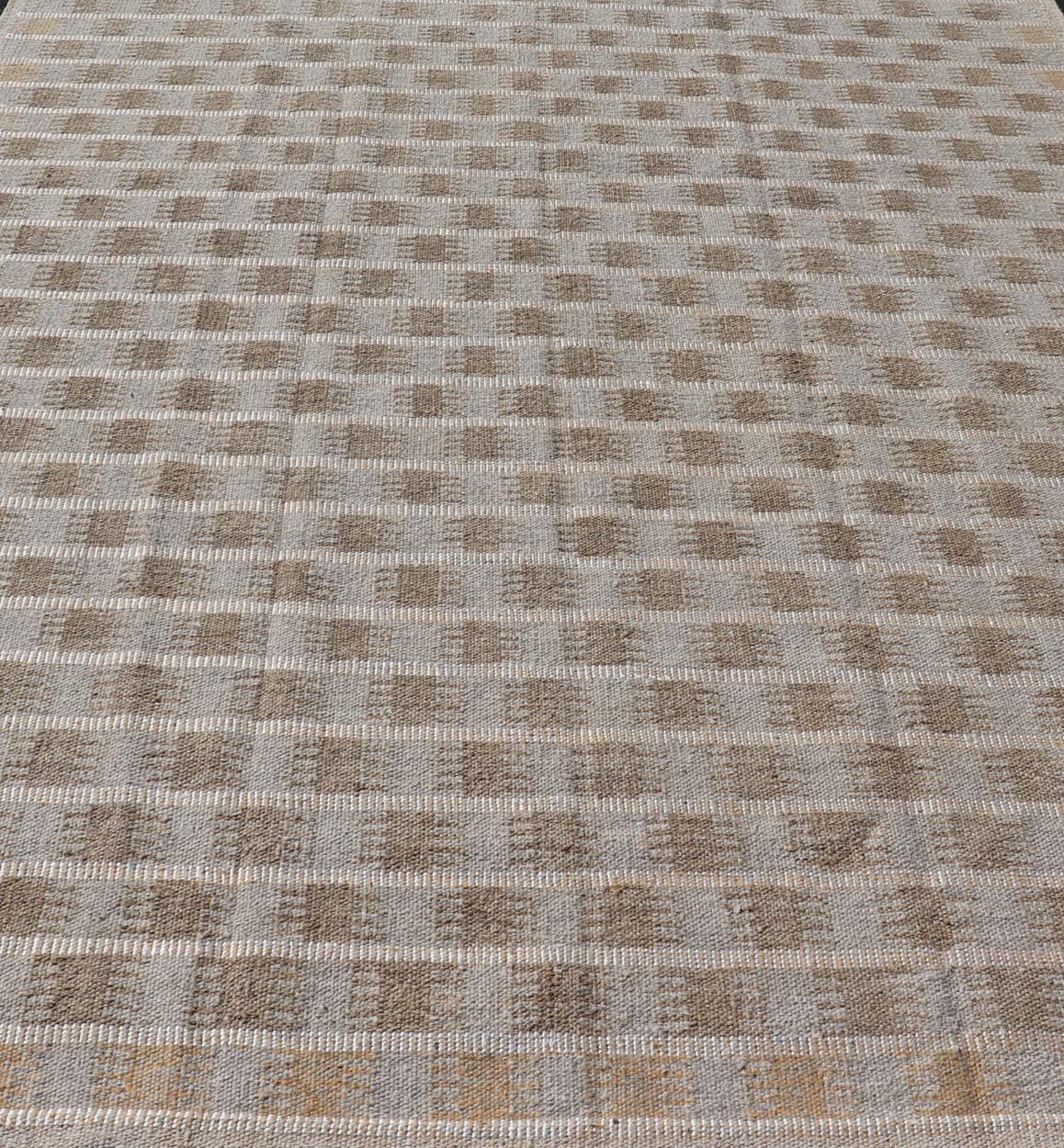 Modern Scandinavian/Swedish Flat Weave Geometric Design Rug in Earth Tones Modern Scandinavian/Swedish Flat Weave Geometric Design Rug in Taupe, warm gray, yellow, white and light brown Keivan Woven Arts rug, RJK - 24791 - SHB - 072 - ALOE, country of o... - Keivan Woven ArtsRJK - 24791 - SHB - 072 - ALOE - 21523Rug
