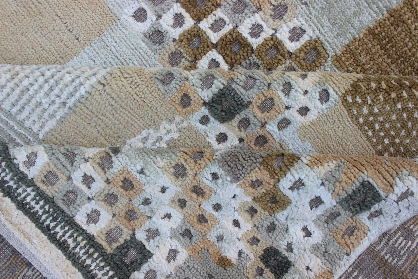 Keivan Woven Arts Piled Modern Scandinavian/Swedish Design Rug In Neutral Tones. Keivan Woven Arts / rug RJK - 29646, country of origin / type: India / Scandinavian piled rug. Measures: 9'0 x 12'0 This Scandinavian Pile rug is inspired by the wor... - Keivan Woven ArtsRJK - 29646 - A2121A - 13926