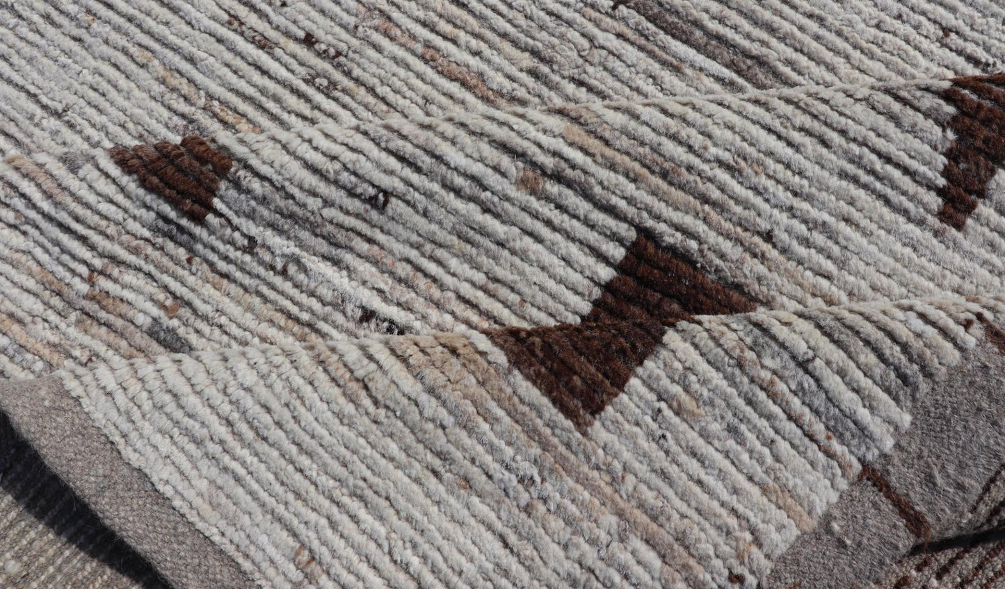 Distressed Modern Rug in Moroccan Style in All Over Checkerboard Distressed Modern Casual rug. Modern Casual Hand - Knotted Rug white / Off White wool with All - Over random Geometric shapes in brown colors. Keivan Woven Arts; rug SNK - 1150, country of orig... - Keivan Woven ArtsSNK - 1150 - 21633Rug