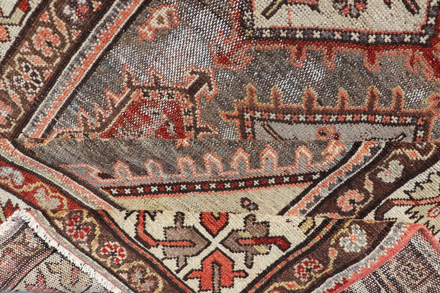 Beautiful Antique Persian Bakhitari Rug in Diamond Patten in Gray & Multi Colors. antique Bakhtiari rug in Geometric motifs and diamond design in the background. the background is composed of light and medium gray, red, green, yellow, salmon, cream... - Keivan Woven ArtsSUS - 2012 - 693 - 14282Rug